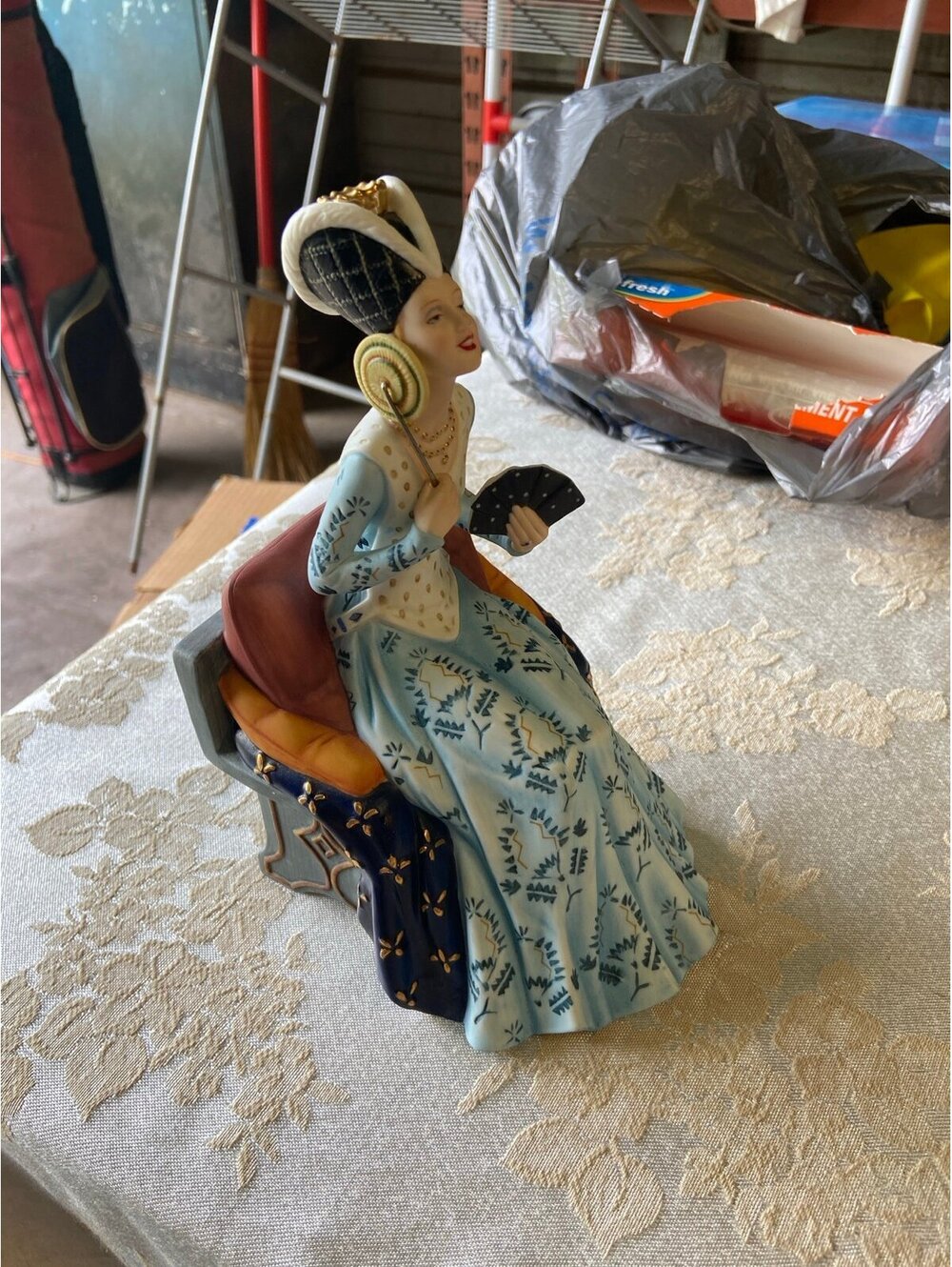 Isabella of Bavaria - Figurine